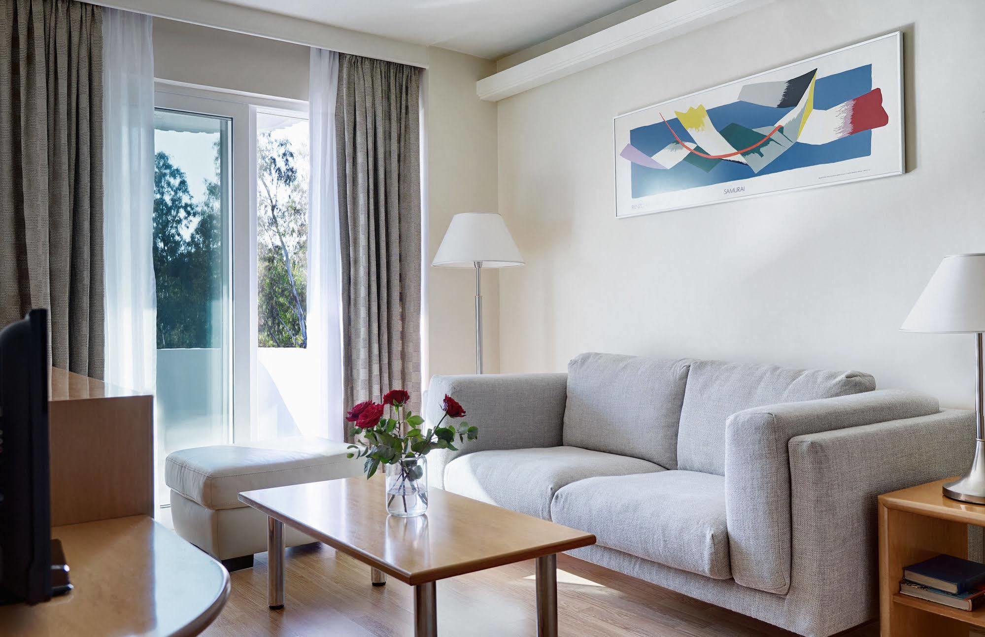 Blazer Suites Hotel Atena Exterior foto
